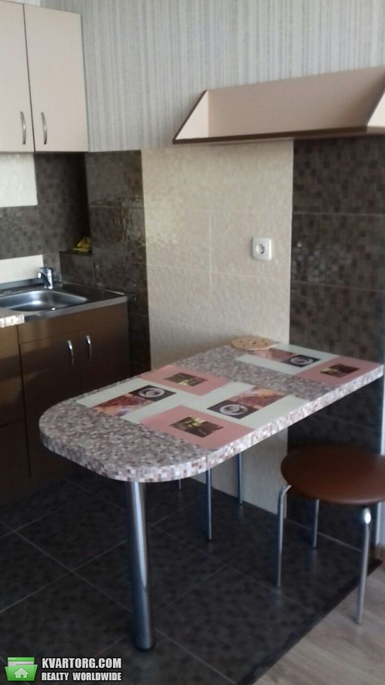 Rent out 1-room apartment. Киев, Радунская — photo 1