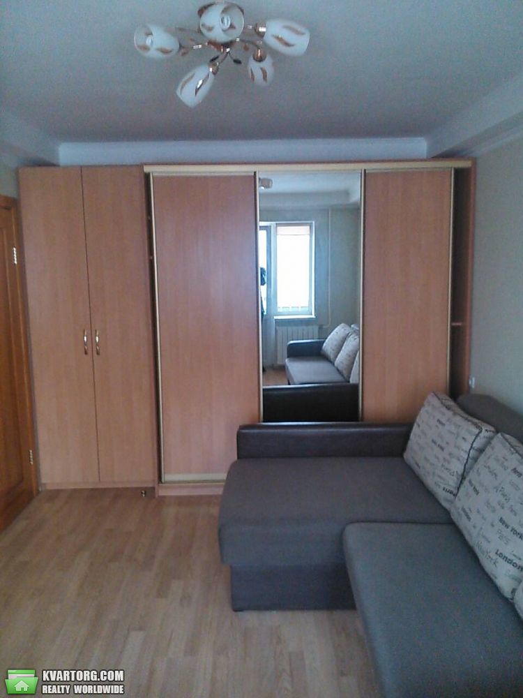 Rent out 1-room apartment. Киев,  Ромена Роллана бул — photo 2