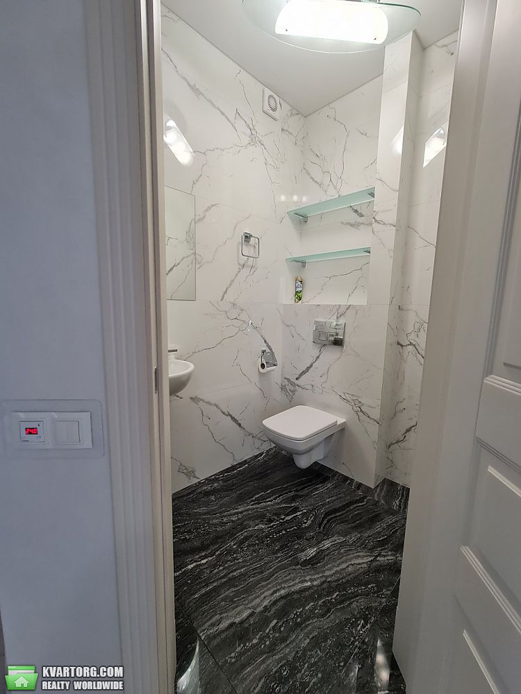 Rent out 3-room apartment. Киев,  Дегтяренко — photo 9