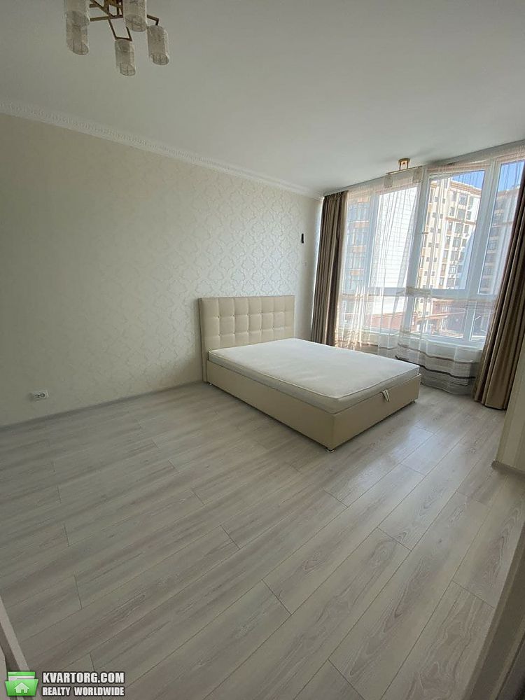 Rent out 1-room apartment. Киев, мира — photo 1
