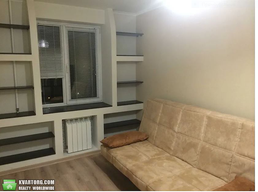 Rent out 2-room apartment. Киев,  Березняковская — photo 1