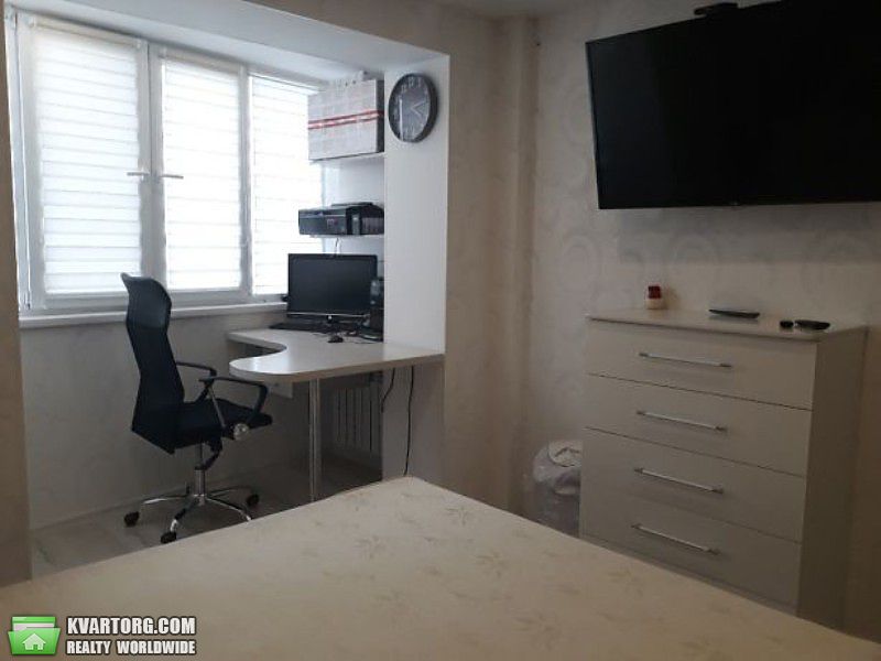 Sell 3-room apartment. Киев,  Оболонская пл — photo 1