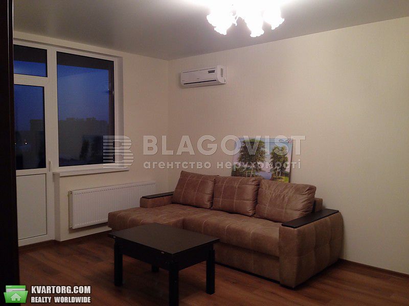 Rent out 1-room apartment. Киев,  Ломоносова — photo 1