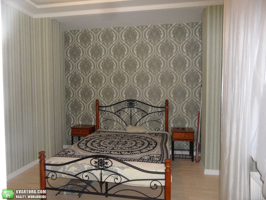 Rent out 3-room apartment. Одесса, Парковая — photo 1