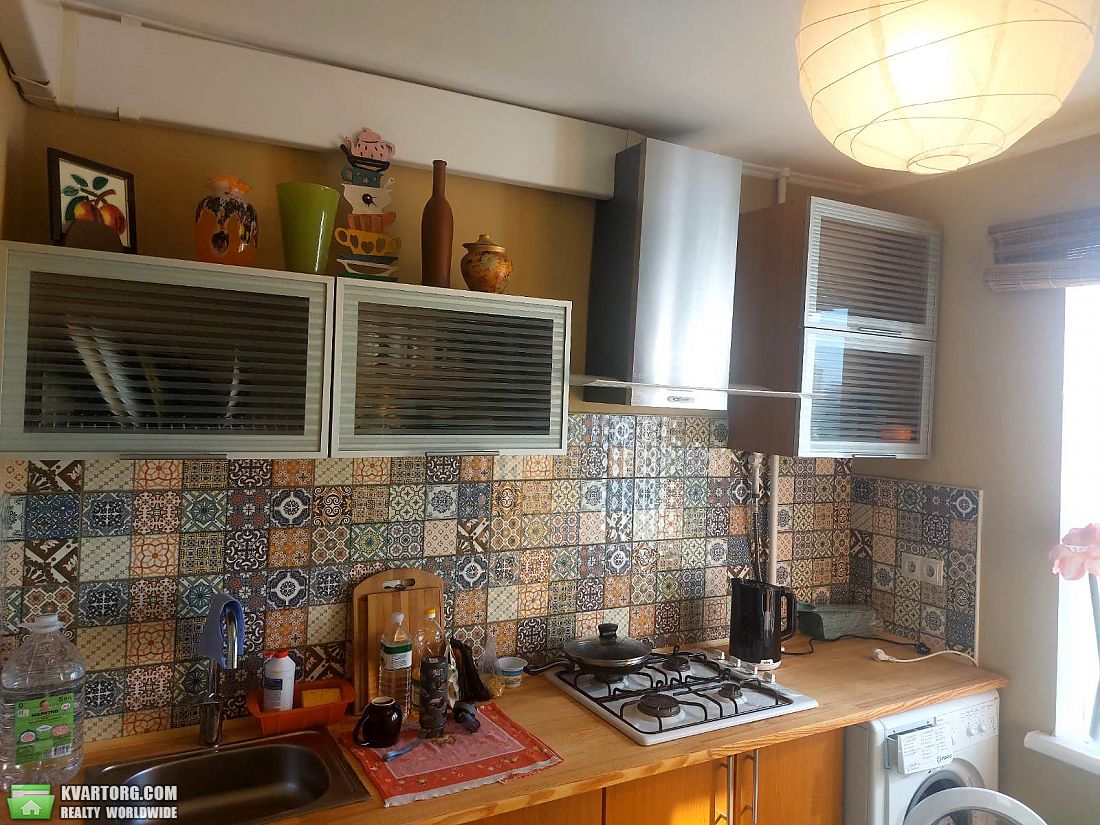 Rent out 1-room apartment. Киев,  Волгоградская — photo 1