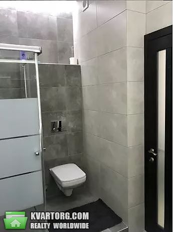 Rent out 2-room apartment. Киев,  Жилянская — photo 6