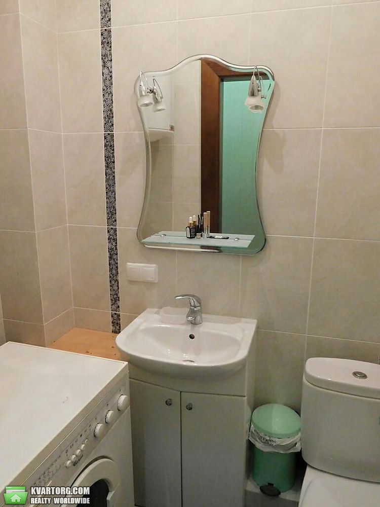 Rent out 2-room apartment. Киев,  Артема — photo 8