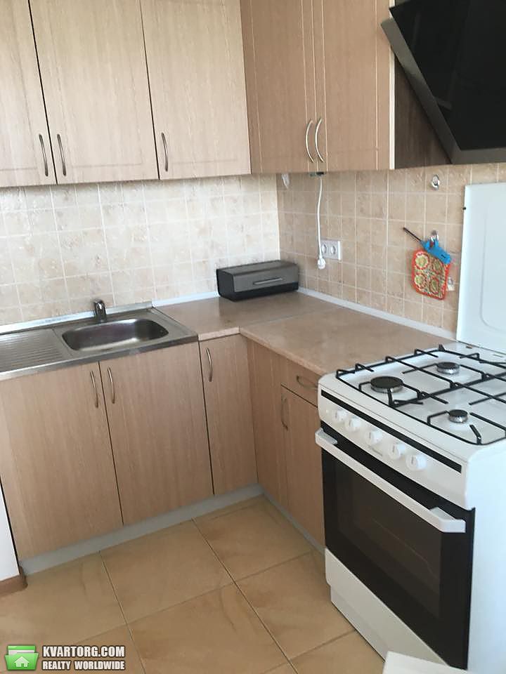 Rent out 1-room apartment. Киев, свободи — photo 1