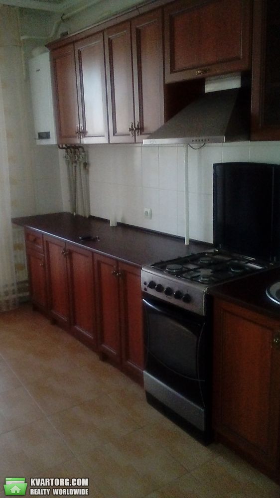 Rent out 2-room apartment. Киев,  Школьная — photo 4