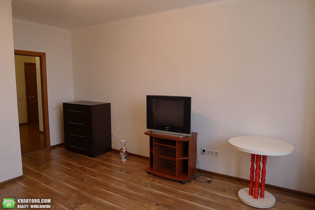 Rent out 2-room apartment. Киев, Воскресенская — photo 5
