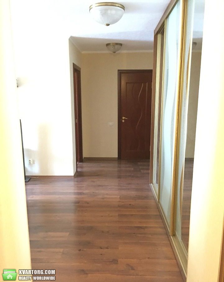 Sell 3-room apartment. Киев,  Ялтинская — photo 1