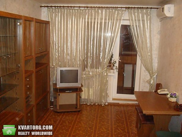 Rent out 1-room apartment. Киев,  Олевская — photo 2