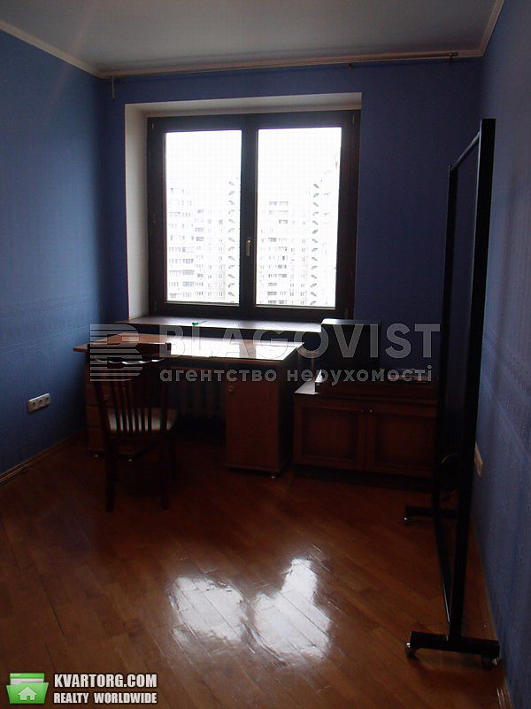 Sell 4-room apartment. Киев,  Урловская — photo 4
