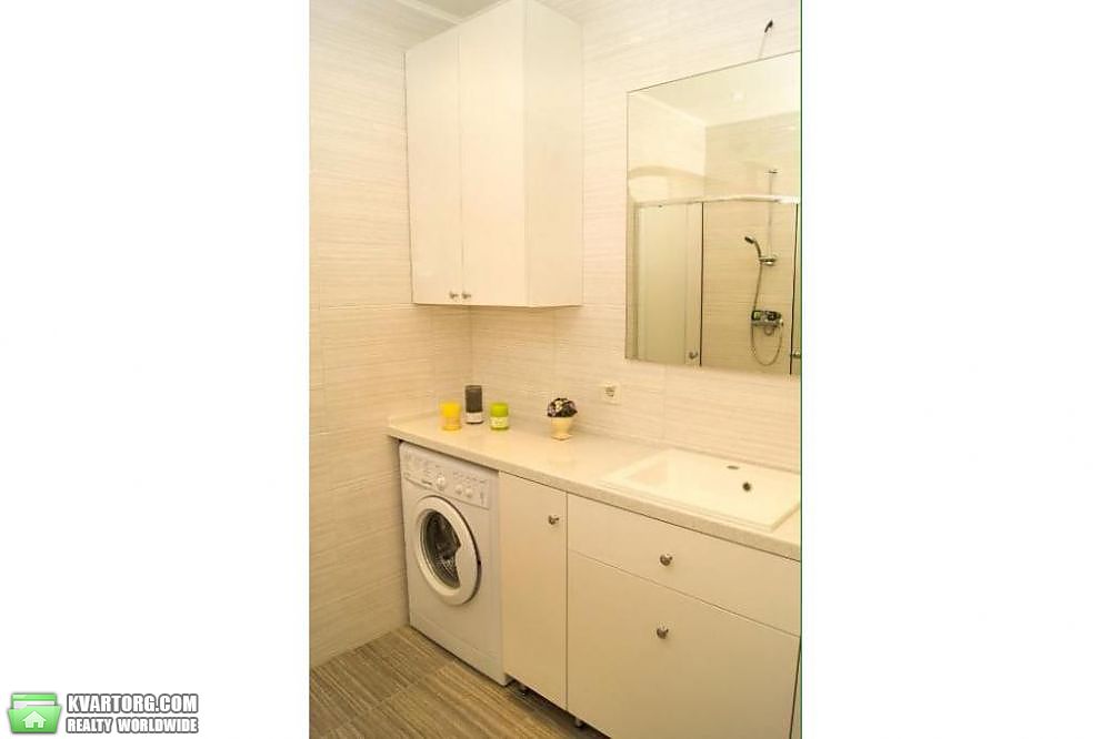 Rent out 2-room apartment. Киев, Сикорского ул. — photo 9