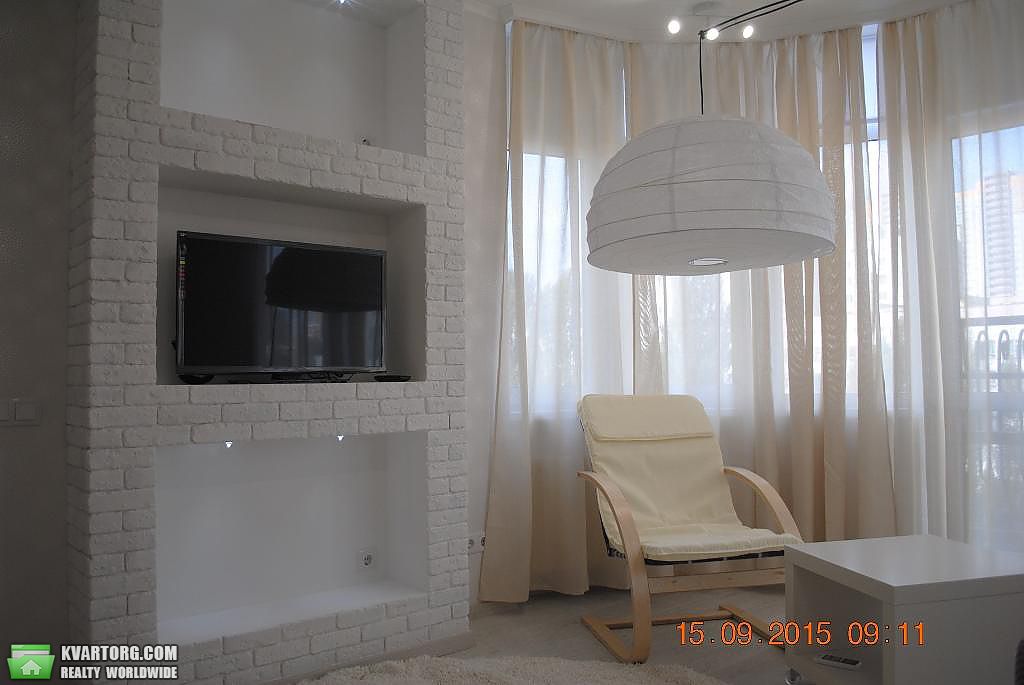 Rent out 2-room apartment. Киев,  Черновола — photo 2