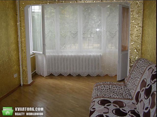 Rent out 2-room apartment. Киев, Русановский бульвар — photo 1