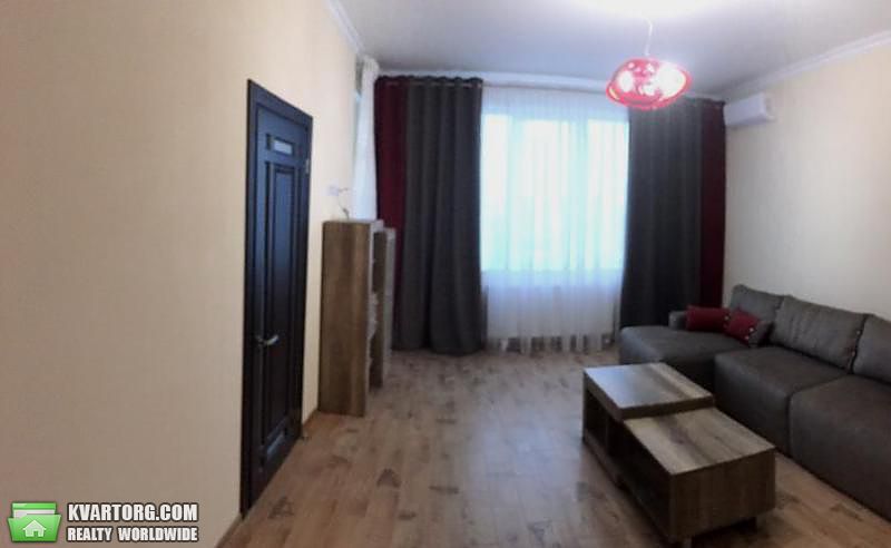 Rent out 2-room apartment. Киев,  Саксаганского — photo 1