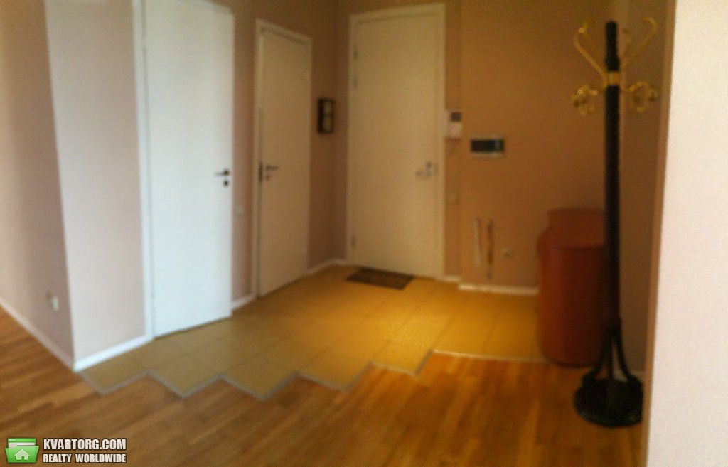 Sell 4-room apartment. Киев,  Дмитриевская — photo 1