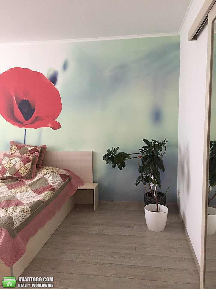 Rent out 2-room apartment. Киев, Чавдар — photo 1