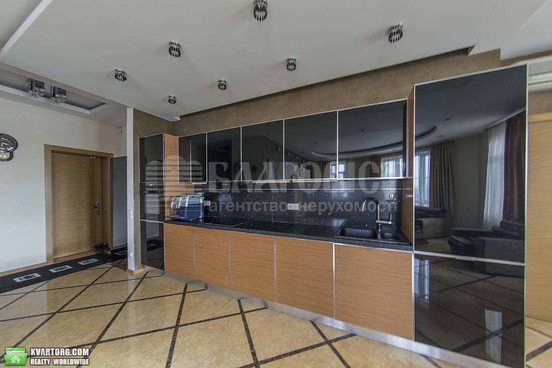 Rent out 4-room apartment. Киев,  Лабораторный пер — photo 5
