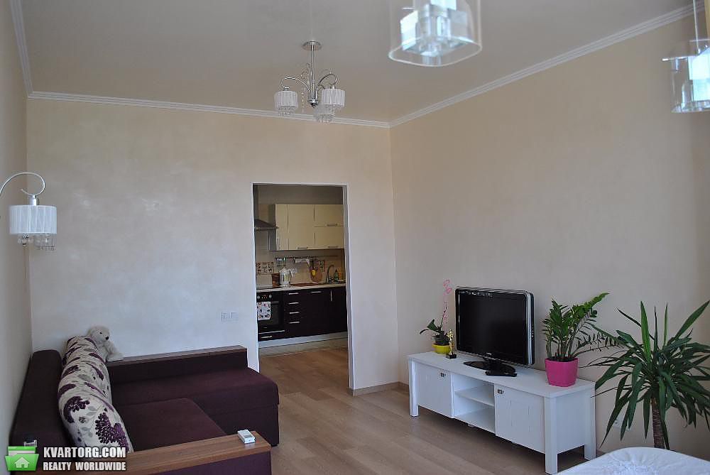 Sell 2-room apartment. Киев,  Моторный пер — photo 1