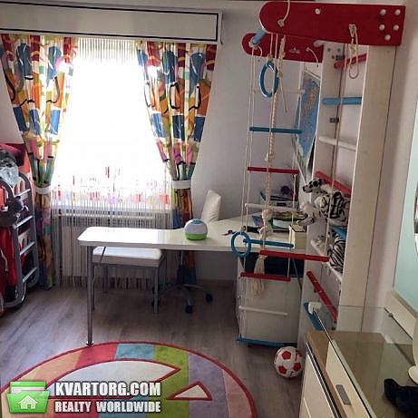 Rent out 3-room apartment. Киев,  Эрнста — photo 4