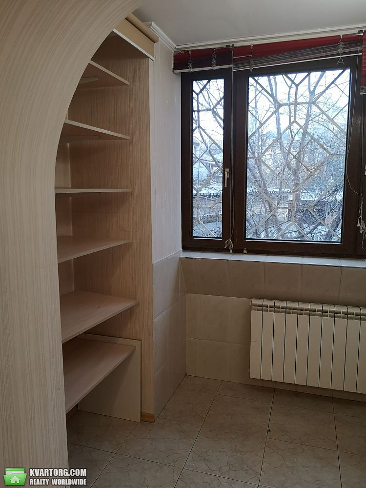Sell 1-room apartment. Киев,  Захаровская — photo 3