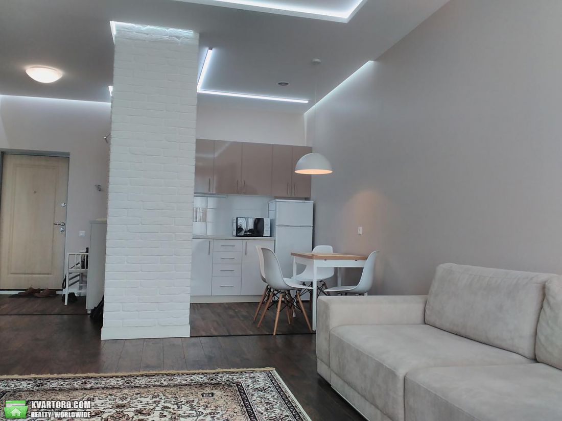 Rent out 2-room apartment. Киев, деловая — photo 3