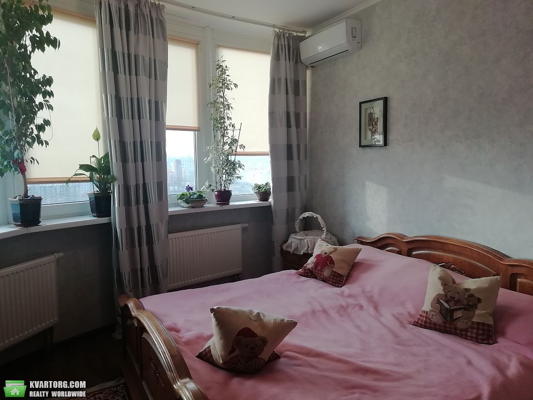 Rent out 1-room apartment. Киев,  Харьковское шоссе — photo 1