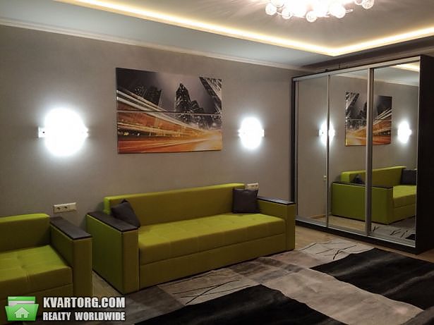 Rent out 3-room apartment. Киев,  Рижская — photo 4