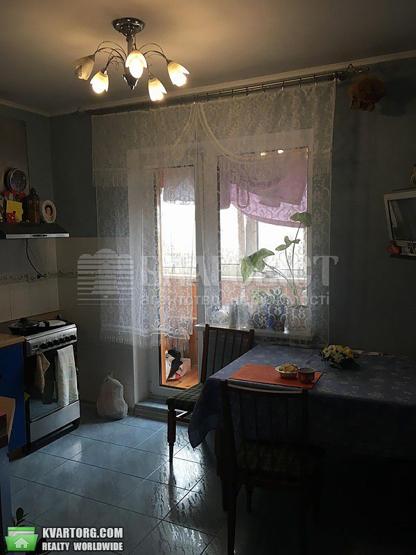 Sell 2-room apartment. Киев,  Автозаводская — photo 3