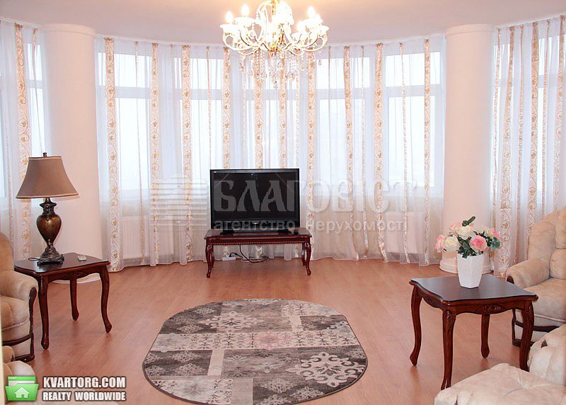 Rent out 3-room apartment. Киев,  Дмитриевская — photo 1
