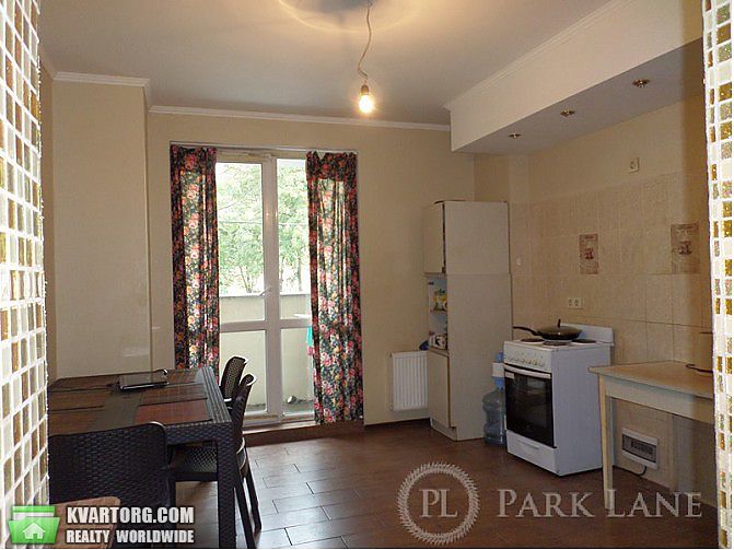 Rent out 3-room apartment. Киев,  Комарова — photo 9