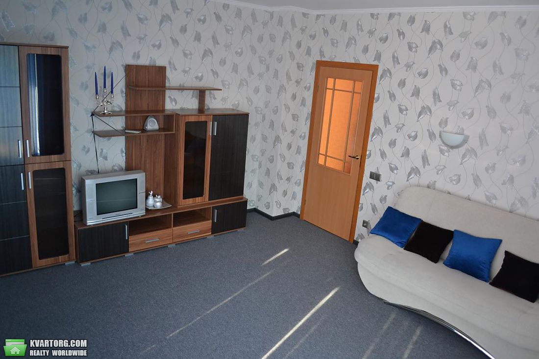 Rent out 2-room apartment. Киев,  Петрицкого — photo 1