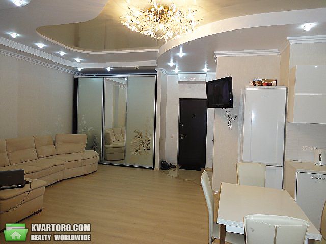 Rent out 1-room apartment. Днепропетровск, Набережная Победы — photo 1