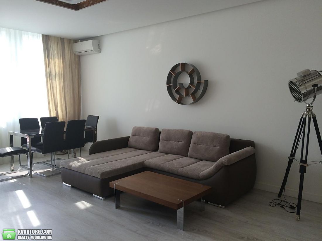 Rent out 3-room apartment. Киев,  Леси Украинки бул — photo 2