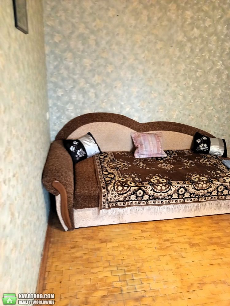 Rent out 2-room apartment. Киев, Симиренка — photo 2