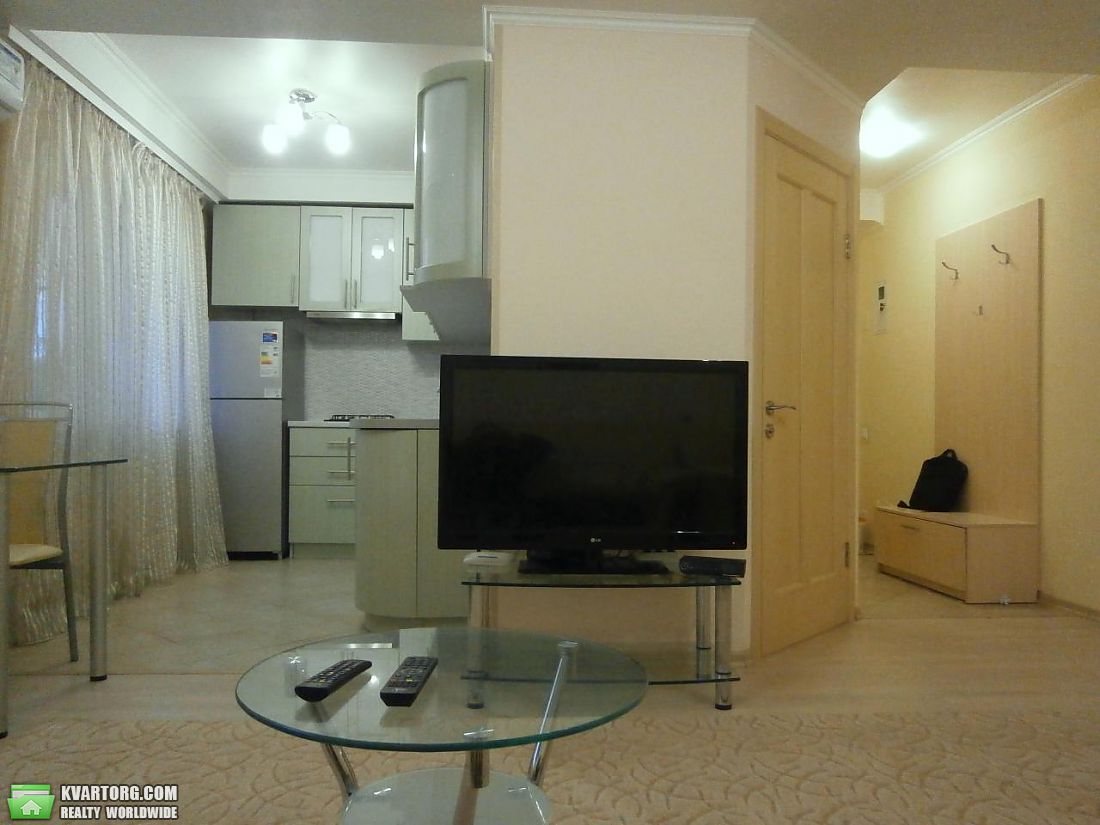 Rent out 2-room apartment. Киев,  Леси Украинки бул — photo 3