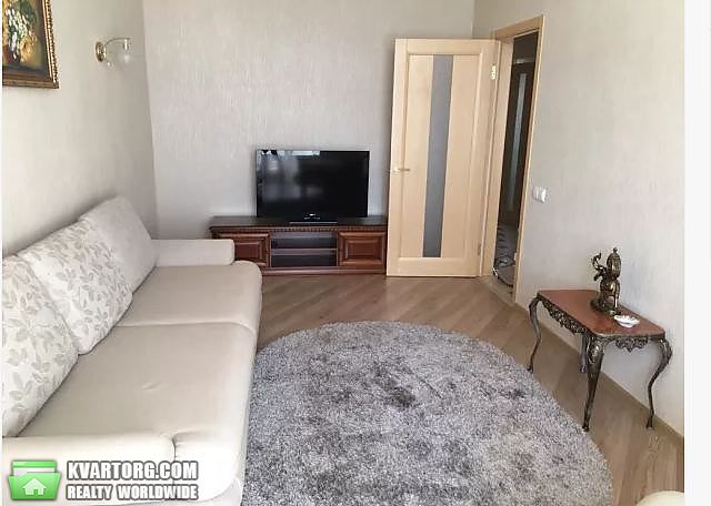 Rent out 2-room apartment. Киев,  Щорса — photo 4