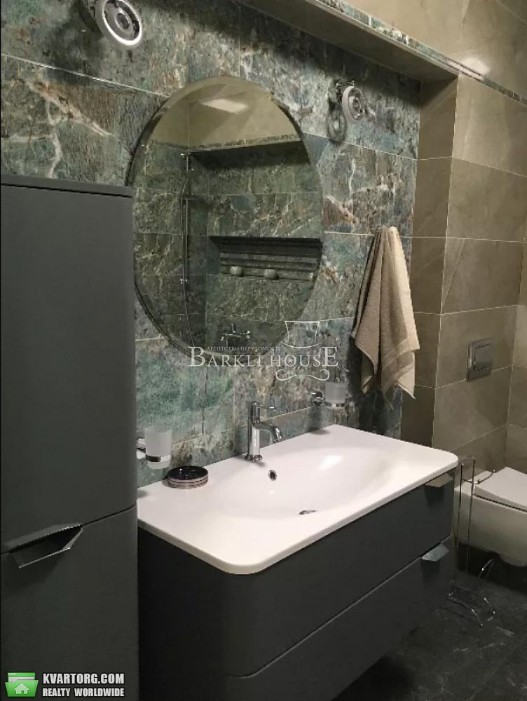 Rent out 3-room apartment. Киев,  Спасская — photo 7