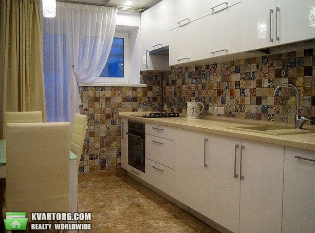 Rent out 3-room apartment. Киев,  Почайнинская — photo 5