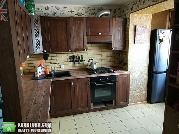 Rent out 3-room apartment. Киев,  Почайнинская — photo 1