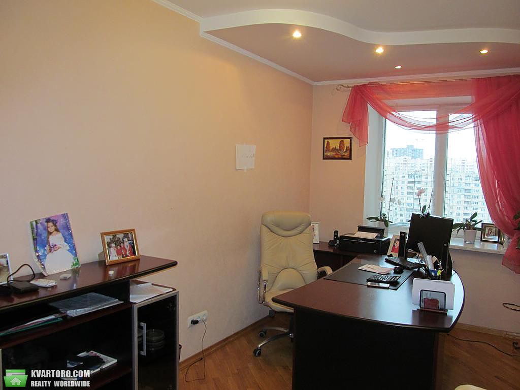 Rent out 4-room apartment. Киев, Бажана — photo 8