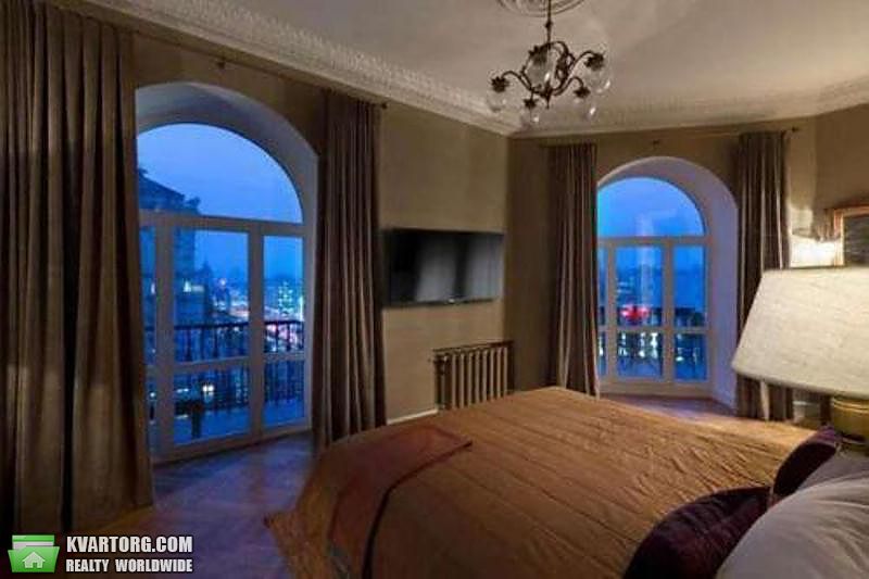 Rent out 2-room apartment. Киев,  Крещатик — photo 1