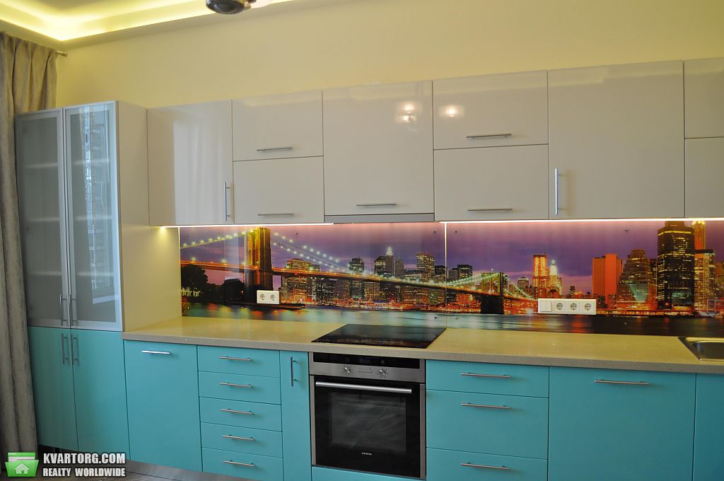 Rent out 2-room apartment. Киев,  Днепровская наб — photo 1