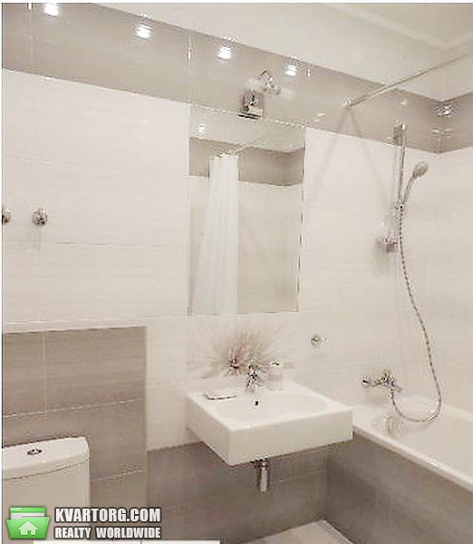 Rent out 2-room apartment. Киев,  Жилянская — photo 4